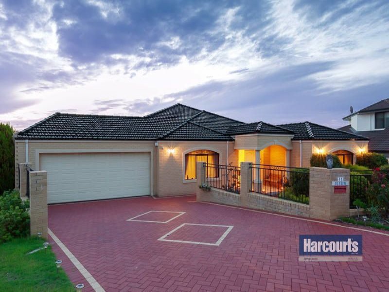 12 Woolnough Heights, Kardinya, WA 6163