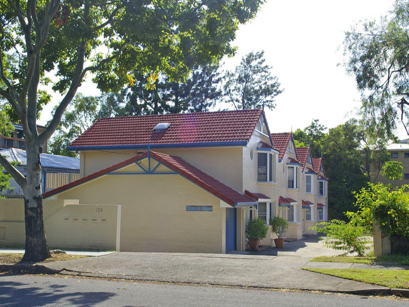 2/126 Clarence Road, Indooroopilly, Qld 4068 Property Details