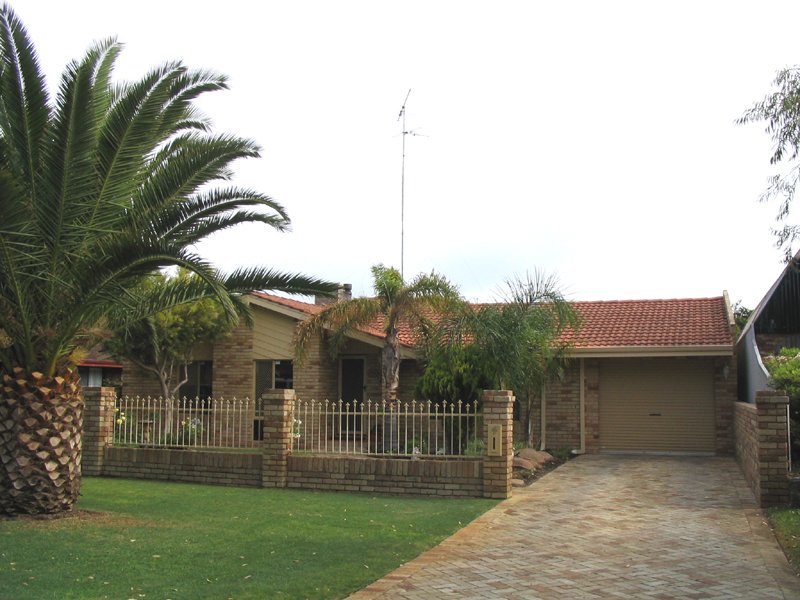 4 Pollard Way, Warnbro, WA 6169