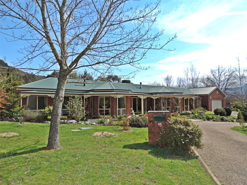 15 Walnut Grove, Bright, Vic 3741 Property Details