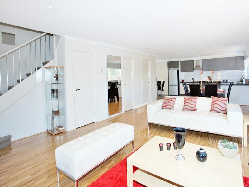 121 Devon Street, Cheltenham, Vic 3192 Property Details