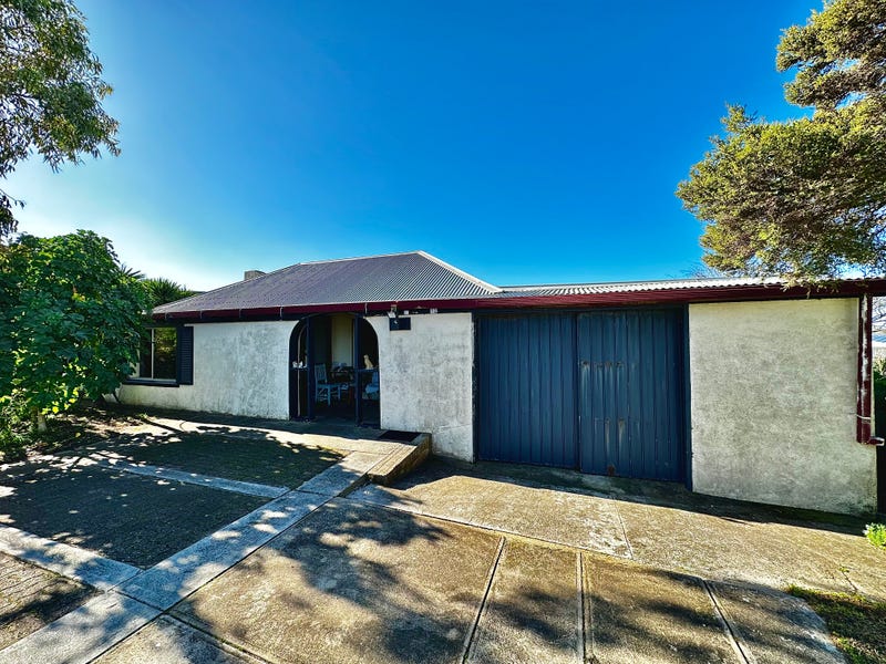 12 Carthew Street, Beachport, SA 5280 House for Sale