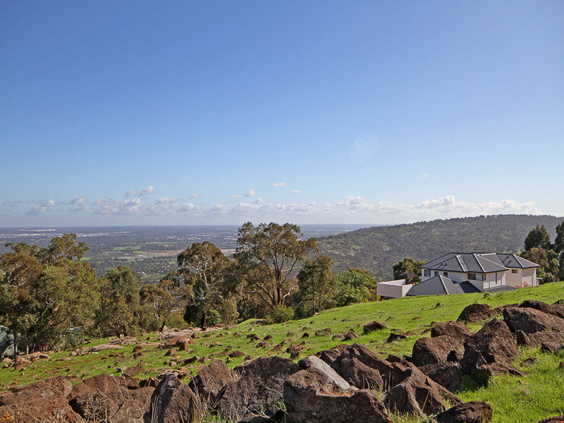 916 Campersic Road, Brigadoon, WA 6069