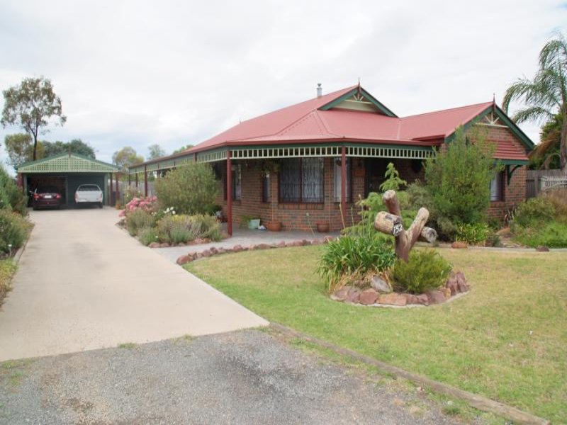 152 Powerscourt Street, Maffra, Vic 3860 Property Details