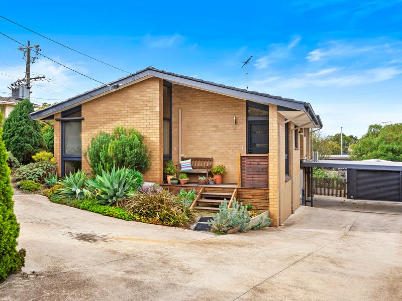 21 Montpellier Drive, Highton, VIC 3216
