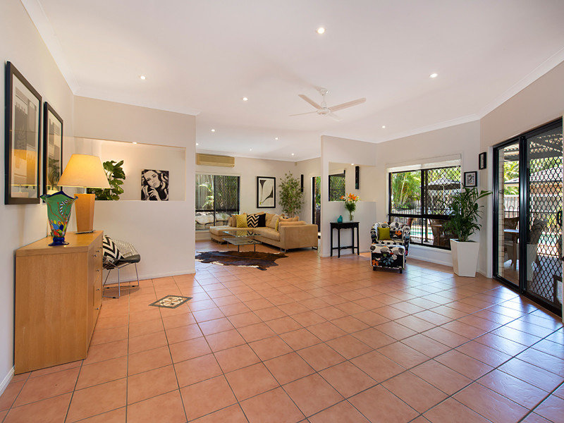 15 Glenwood Place, Moggill, QLD 4070