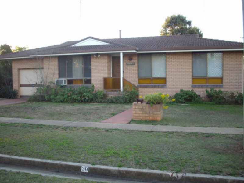 39 Hume Street, Pittsworth, QLD 4356