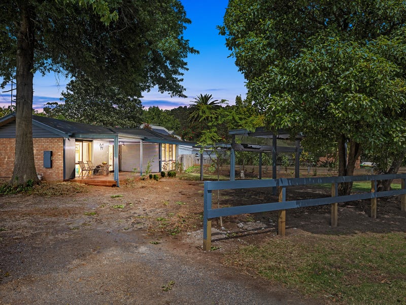 1/2 B Farnham Road, Healesville, Vic 3777 Property Details