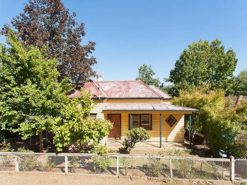 4 Wheeler Street, Castlemaine, Vic 3450 Property Details