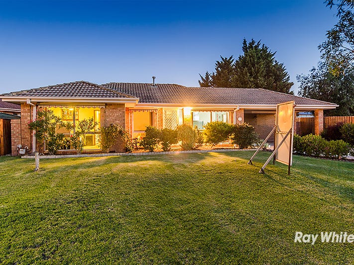 4 Honeysuckle Court, Cranbourne North, VIC 3977