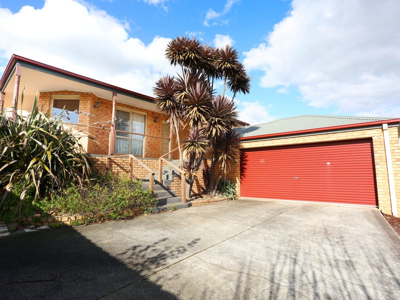79 Bemersyde Drive, Berwick, VIC 3806