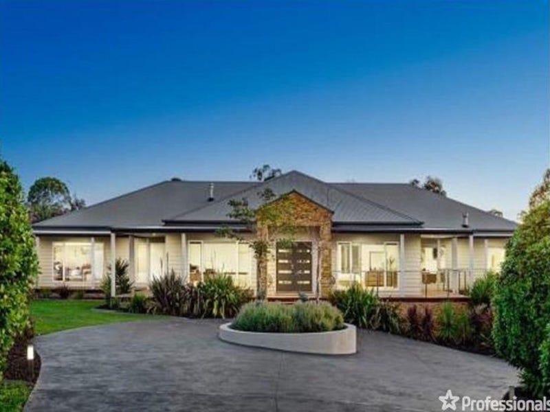 120 Sunset Drive, Chirnside Park, VIC 3116