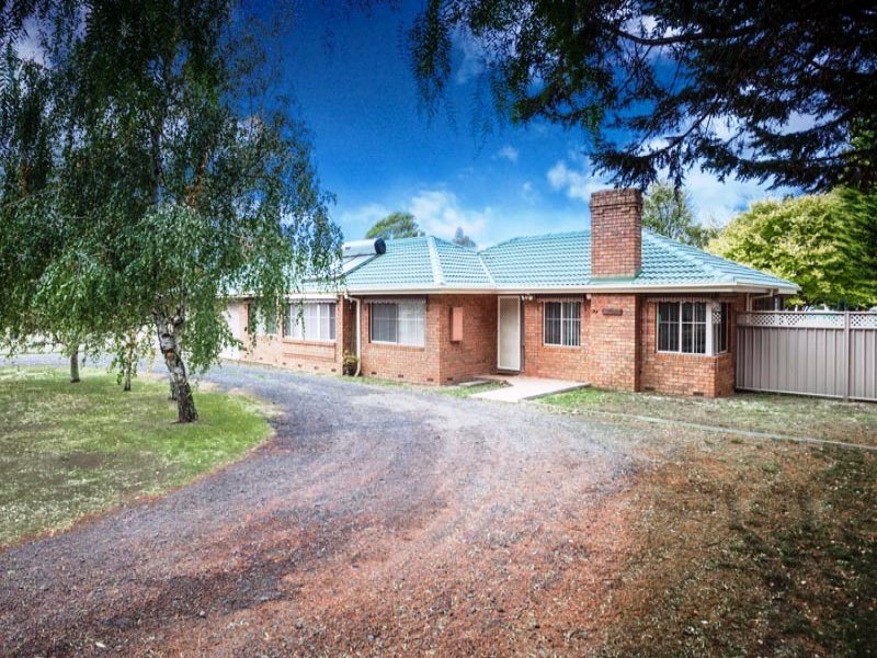 17 Reynolds Grove, Romsey, VIC 3434