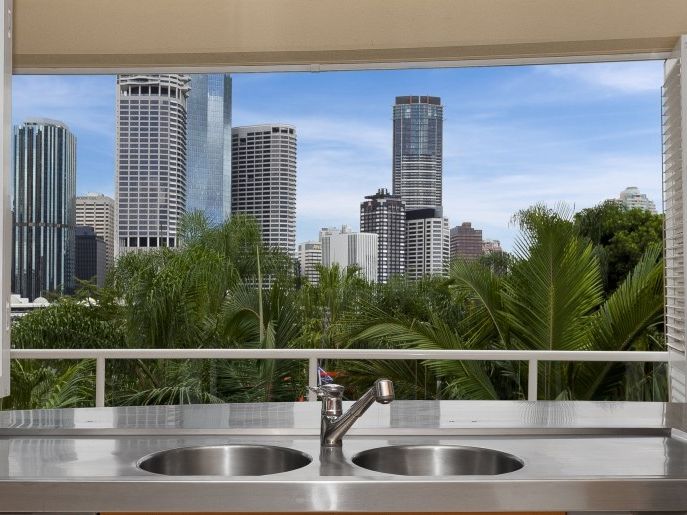 1/21 Pixley Street, Kangaroo Point, QLD 4169