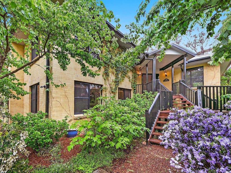 100 Waratah Road, Wentworth Falls, NSW 2782