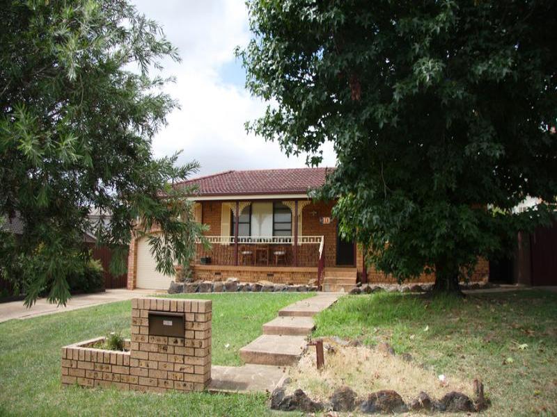 10 Chateau Cres, St Clair, NSW 2759