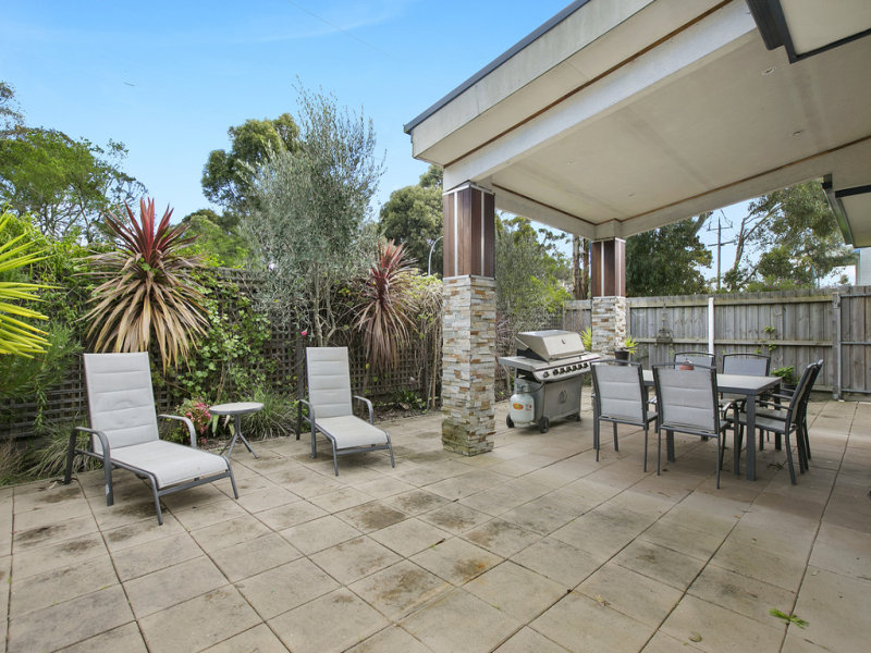 2 Katherine Circuit, Cowes, Vic 3922 Property Details
