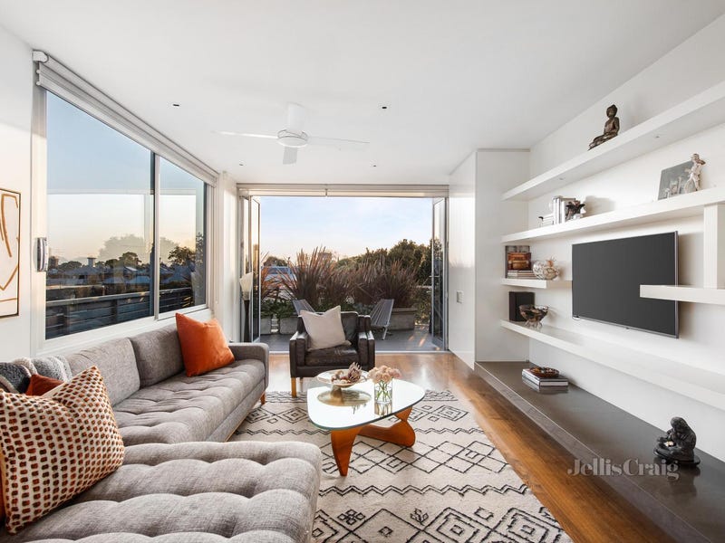 Real Estate & Property for Sale in Albert Park, VIC 3206 (+1 location