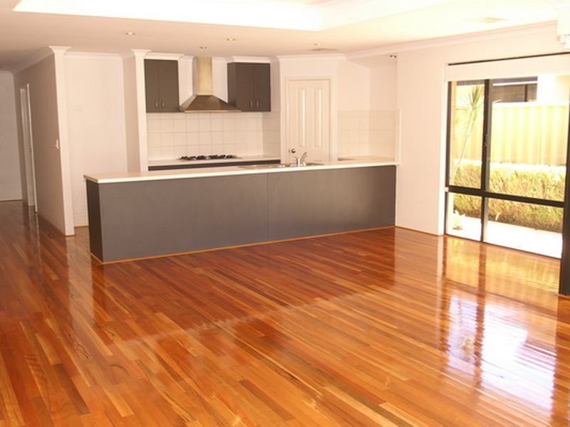 8 Halcyon Way, Atwell, WA 6164 Property Details