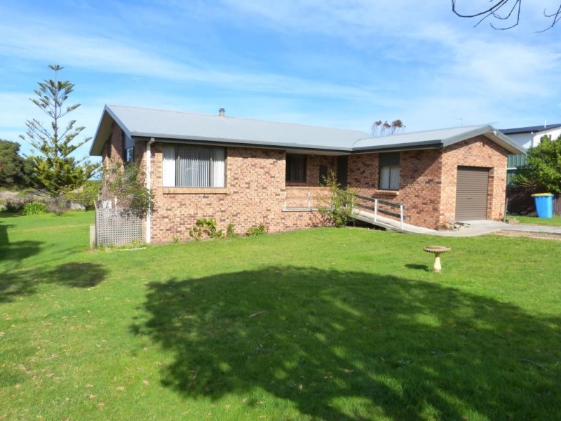 81 Scamander Avenue, Scamander, TAS 7215