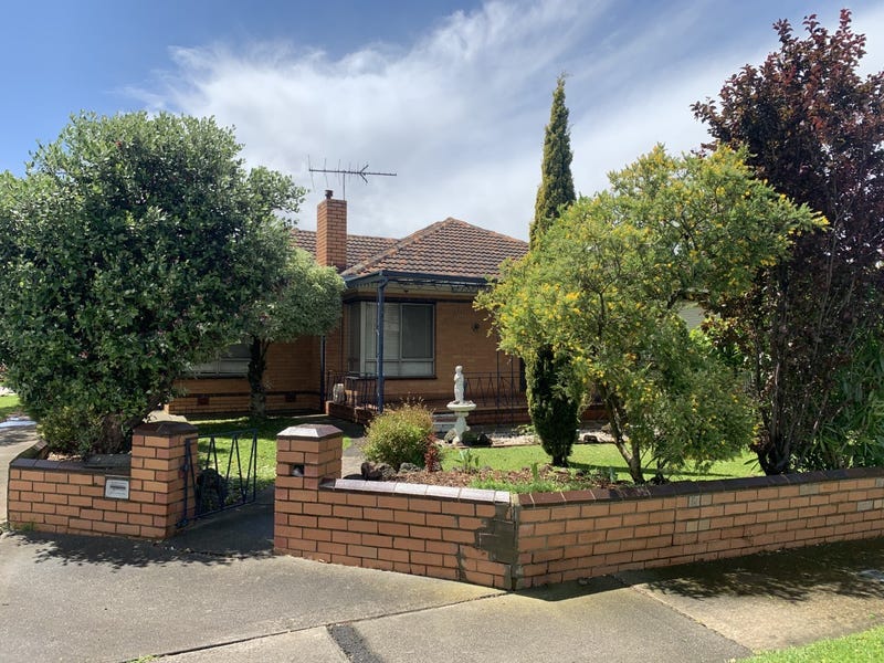 16 Furlong Road, Sunshine North, VIC 3020