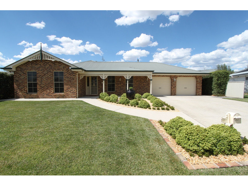 44 Roxburgh Drive, Kelso, NSW 2795