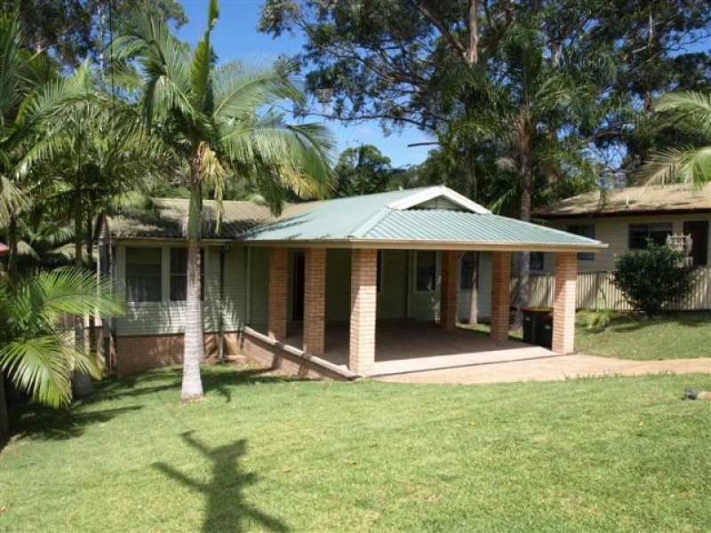4 Charles Street, Smiths Lake, NSW 2428