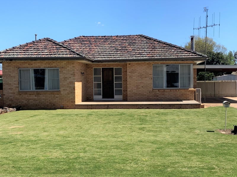 137 Denison Street, Finley, NSW 2713