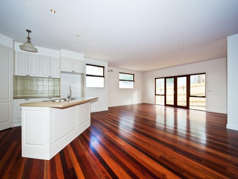 1/33 Silver Street, Eltham, Vic 3095 Property Details