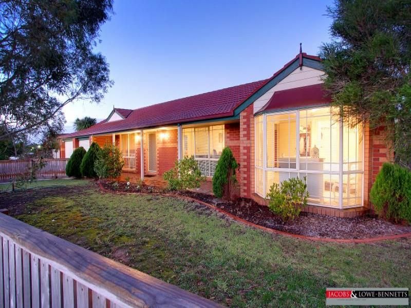 135 Maxwell Street, Mornington, Vic 3931 Property Details