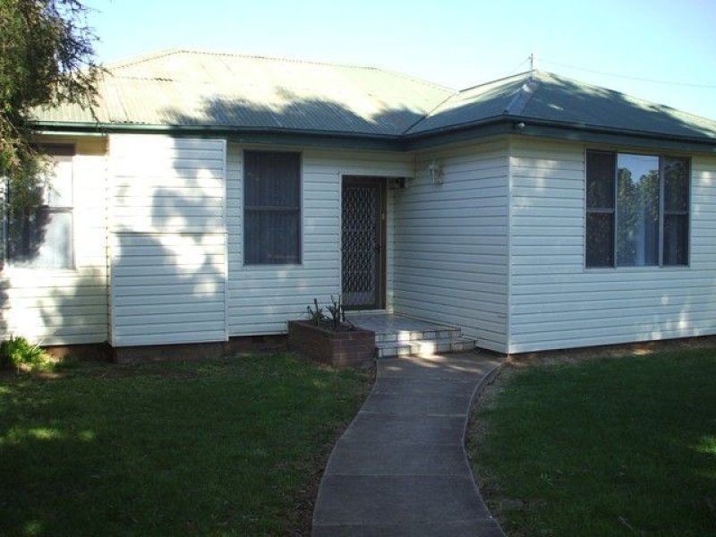 36 Crown Street, Cootamundra, NSW 2590 Property Details