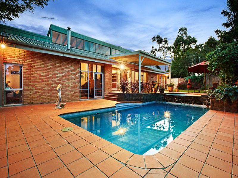 24 Ashdale Grove, Eltham, Vic 3095 Property Details