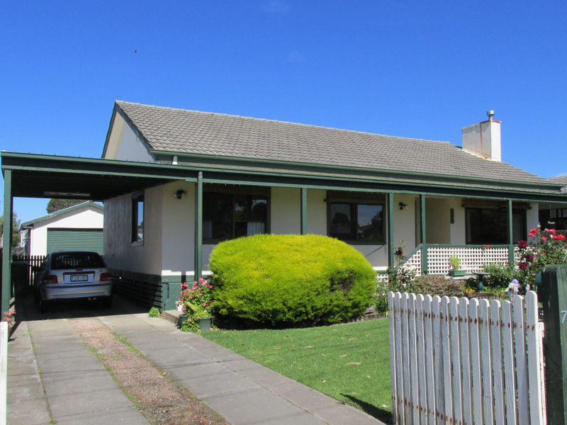 79 Bredt Street, Bairnsdale, Vic 3875 Property Details