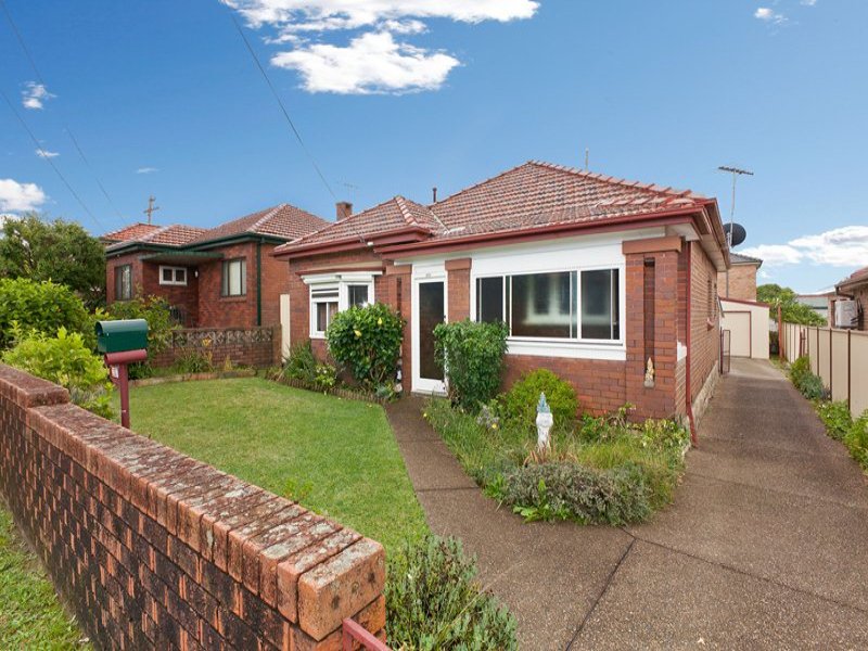 207 William St, Earlwood, NSW 2206 Property Details