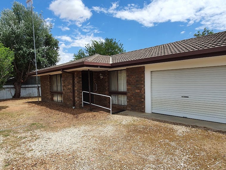 2/4 Mazamet Court, Deniliquin, NSW 2710 Property Details