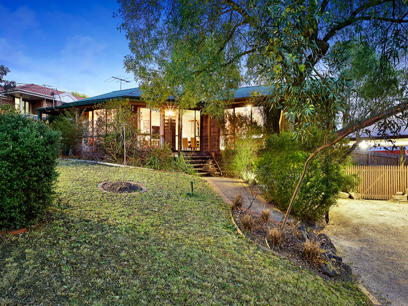 2 Porter Street, Eltham, Vic 3095 Property Details