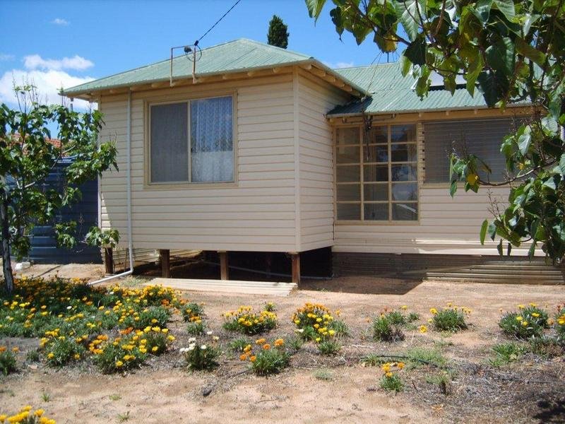 65 Endersbee St, Merredin, WA 6415 Property Details