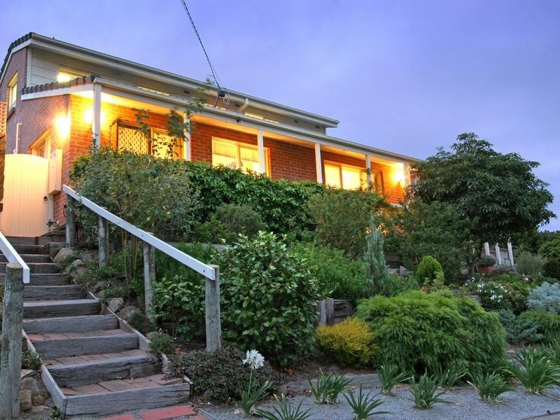 36 Bangor Drive, Frankston, Vic 3199 Property Details