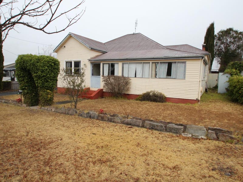 15 Molesworth Street, Tenterfield, NSW 2372 Property Details