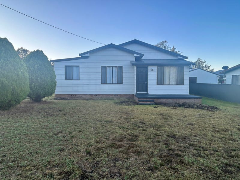 24 Queen Street, Uralla, NSW 2358