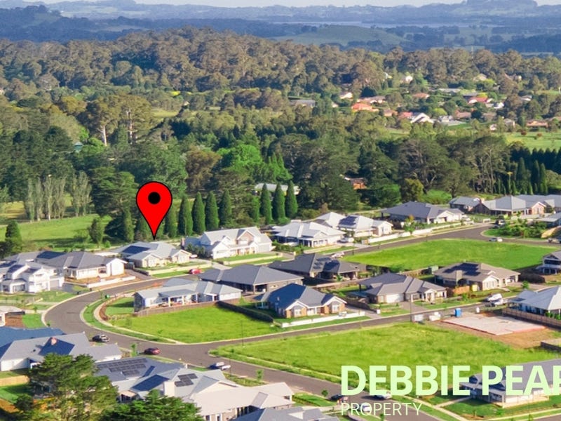 77 Sir James Fairfax Circuit, Bowral, NSW 2576 Property Details