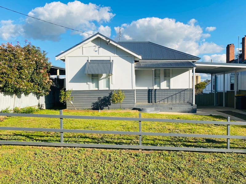 148 William Street, Young, NSW 2594