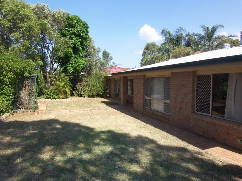 6 Short Street, Walloon, QLD 4306
