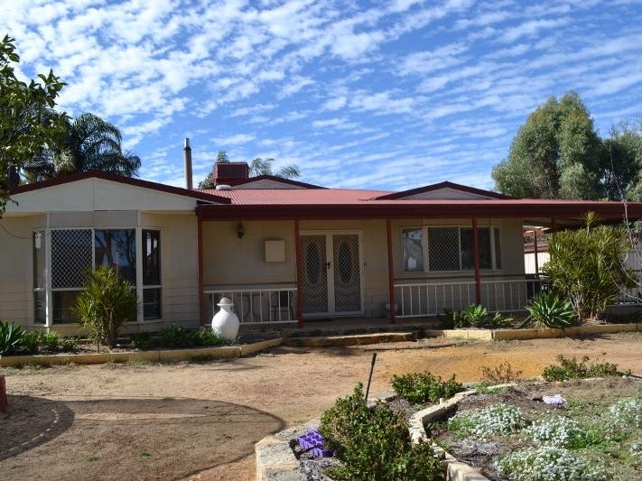 8 Russell Street, Tammin, WA 6409 Property Details