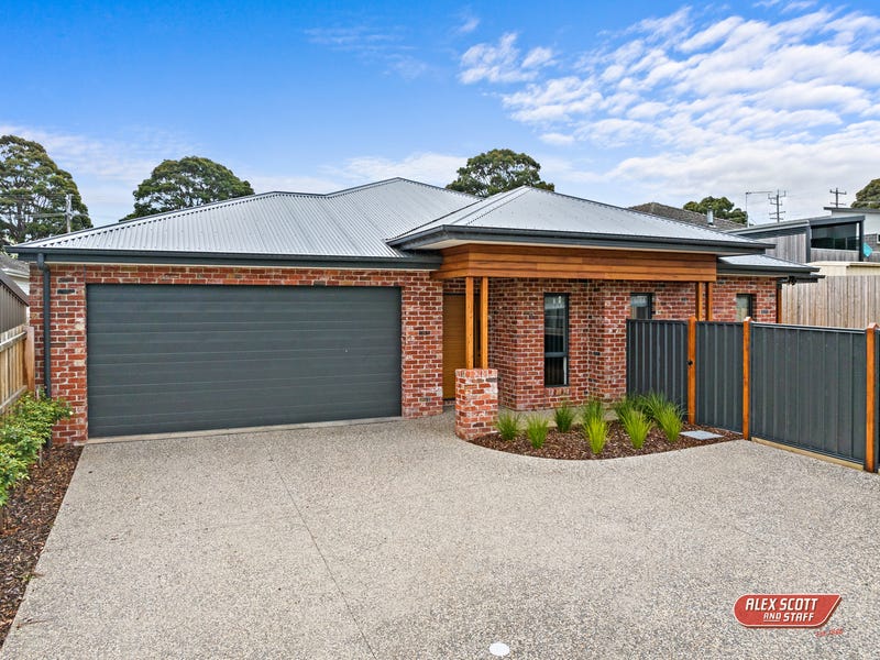 6 Harding Lane, Leongatha, Vic 3953 Townhouse for Sale