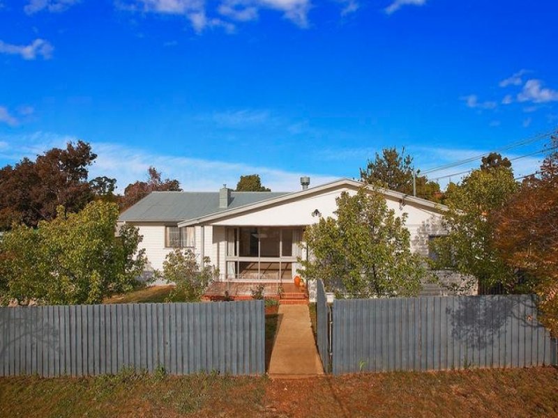52 Derrima Road, Queanbeyan, NSW 2620 Property Details