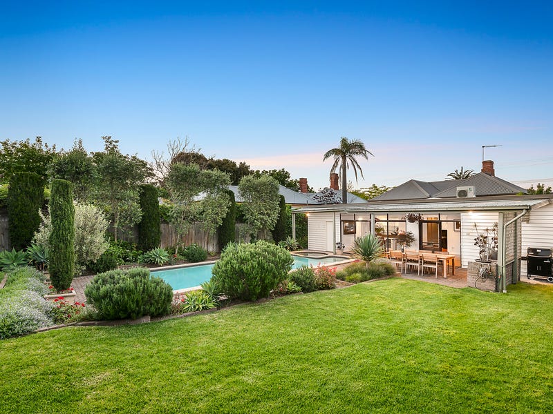 70 Holyrood Street, Hampton, Vic 3188 Property Details