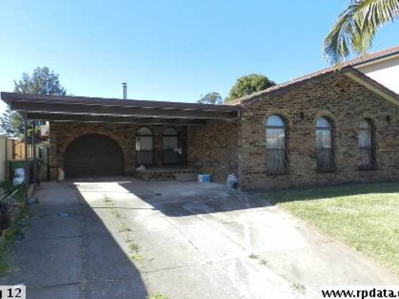 4 Ivanhoe Street, St Johns Park, NSW 2176