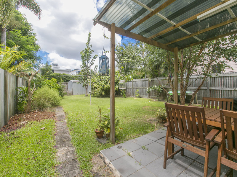 26 CHESTNUT STREET, Wynnum, Qld 4178 Property Details