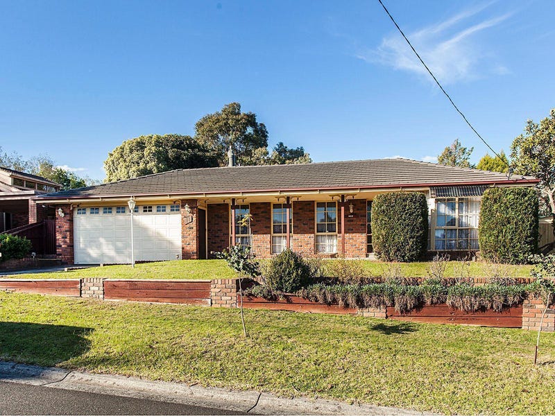 111 Langdale Drive, Croydon Hills, VIC 3136